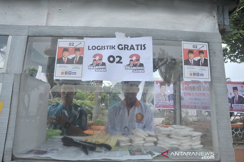 Jajanan gratis di Kampanye akbar Prabowo