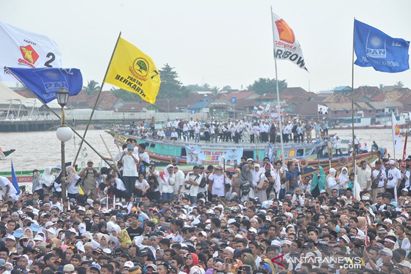 Pendukung Prabowo padati Pelataran BKB Palembang