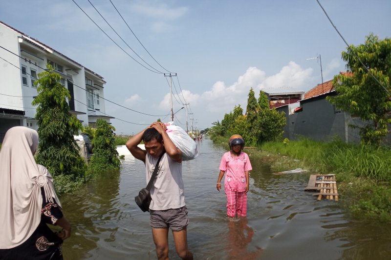 Picu banjir, Bupati Indramayu protes pengelola Bendung Rentang