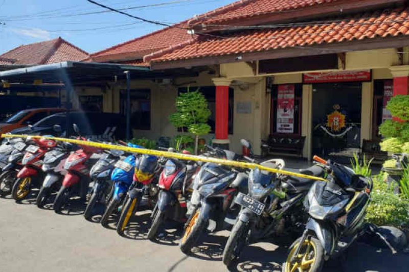 Polres Indramayu amankan 15 sepeda motor curian