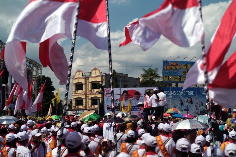 Ribuan Masyarakat Hadiri Kampanye Akbar Terakhir Pujo Lampung