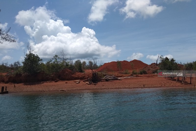 Aktivitas tambang bauksit di Bintan berhenti video 