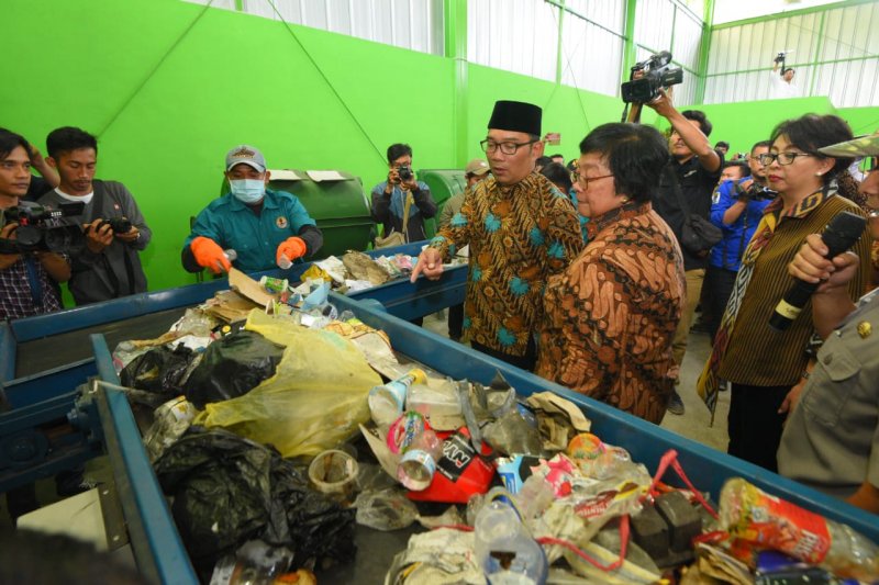 Enam daerah DAS Citarum punya bank sampah induk