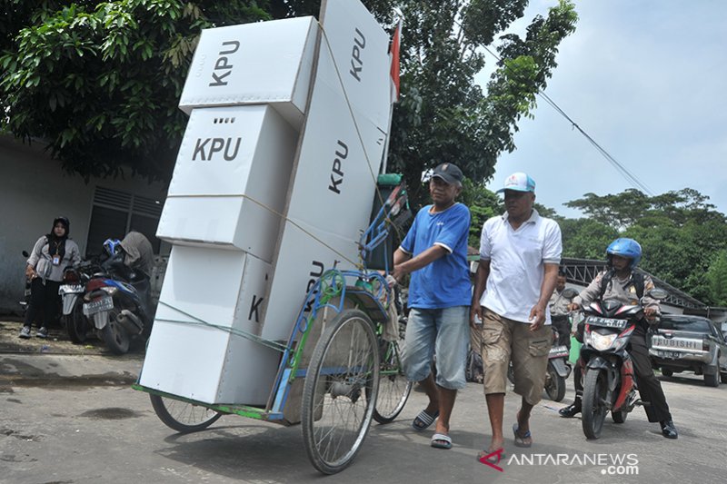 Distribusi logistik Pemilu ke TPS