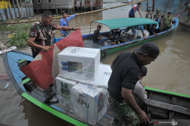 Distribusi logistik Pemilu ke TPS