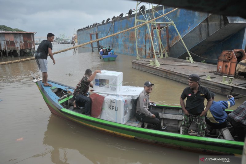 Distribusi logistik Pemilu ke TPS