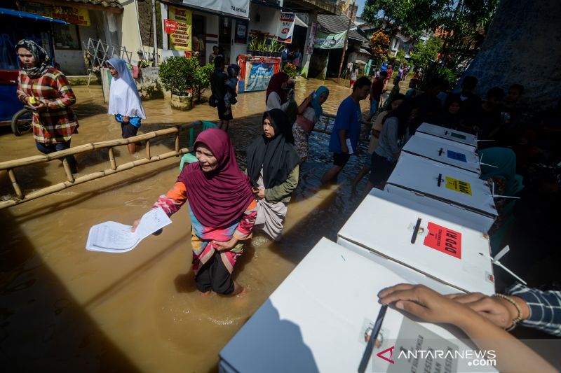 KPU Karawang siapkan antisipasi ratusan TPS di kawasan rawan banjir