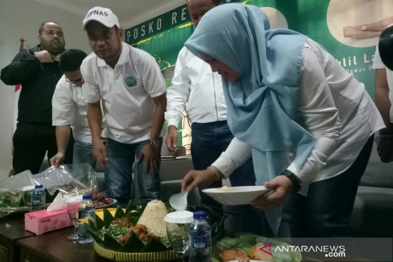 Gelar syukuran relawan Jokowi sambil tunggu hasil hitung resmi KPU
