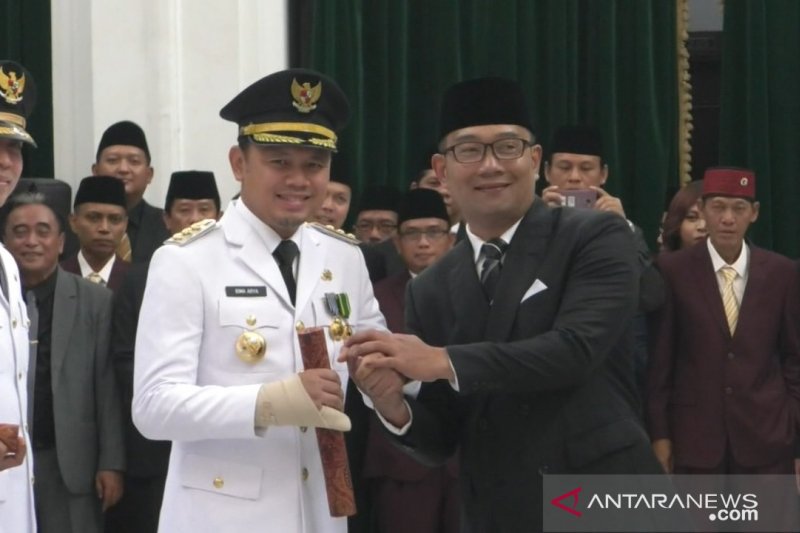Ridwan Kamil lantik Bima Arya-Dedie A sebagai Wali Kota-Wawalkot Bogor