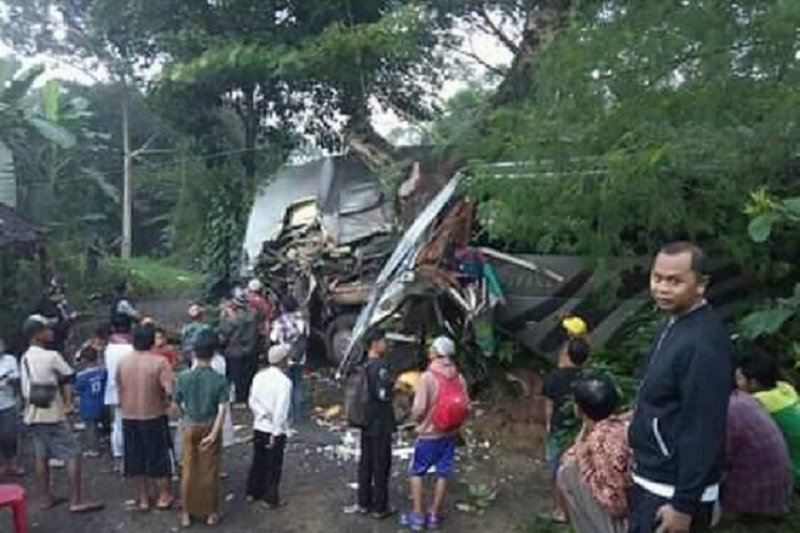 Kecelakaan bus pelajar study tour di Sukabumi, 2 tewas