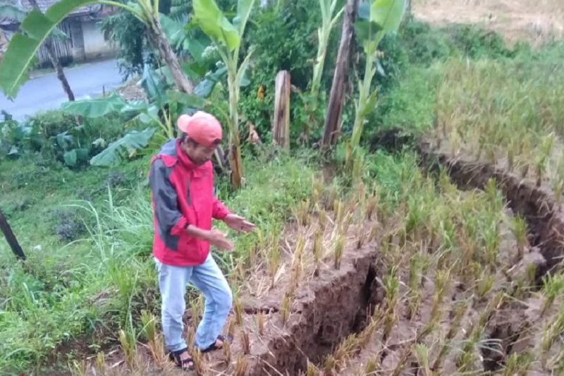 Pergeseran tanah landa Gunungbatu Sukabumi