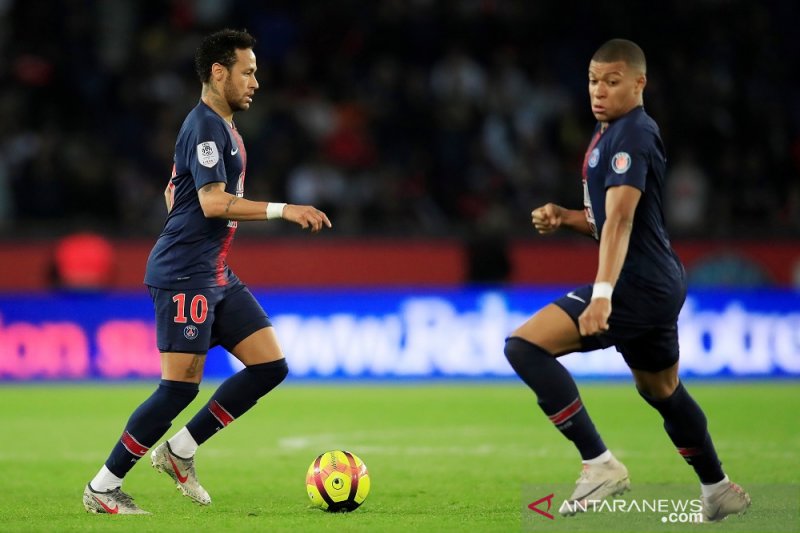 Pesta juara PSG usai Mbappe cetak trigol ke gawang Monaco