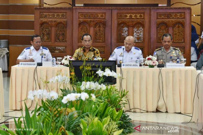 Menhub minta kelancaran angkutan Lebaran 2019