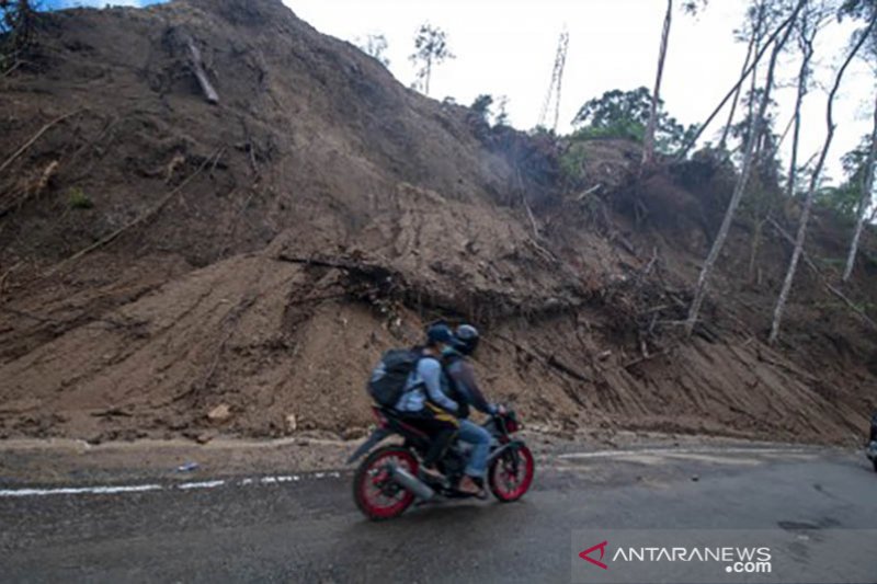 Antrean panjang di Kebun Kopi