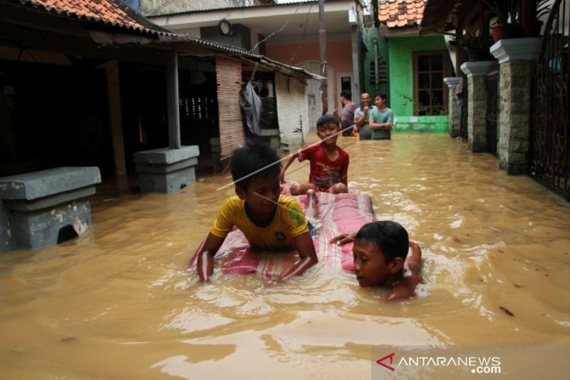 BANJIR LUAPAN SUNGAI CILIWUNG