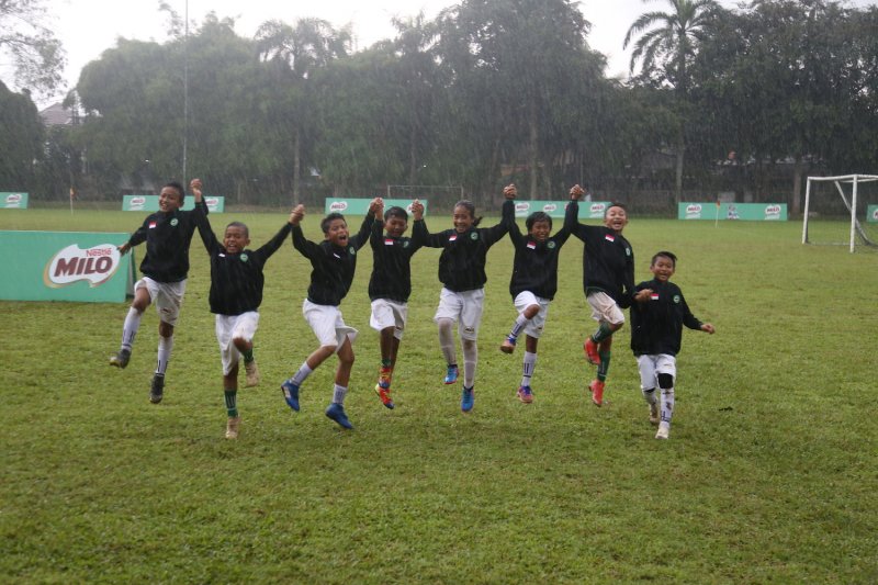 8 pesepakbola muda wakili Indonesia berlaga di Barcelona