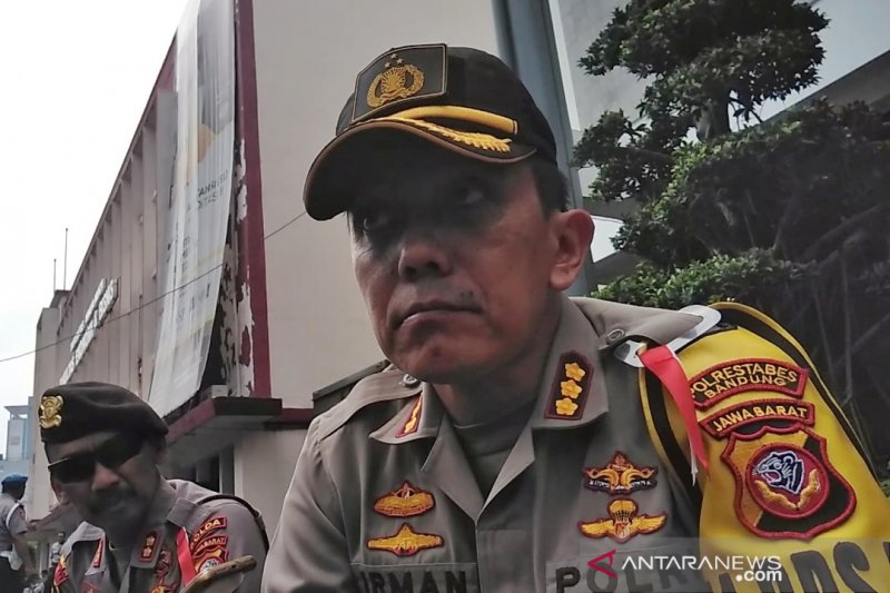 Kapolrestabes Bandung imbau hari buruh diisi dengan hal positif