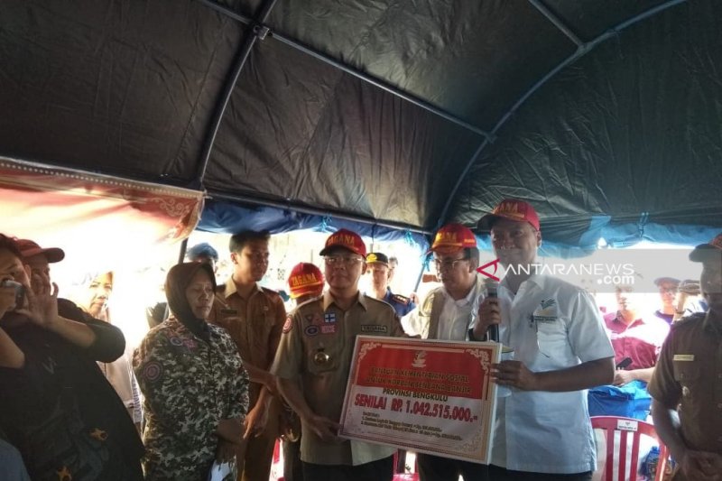 Mensos serahkan bantuan senilai Rp1 miliar untuk Bengkulu