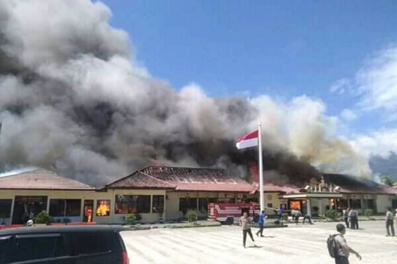 Gedung Polres Lampung Selatan kebakaran