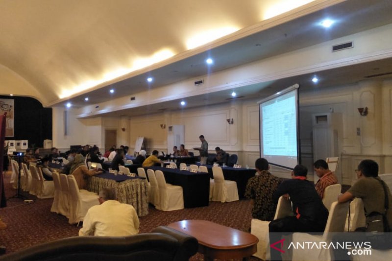 Rapat pleno kabupaten Cianjur dibagi menjadi dua panel