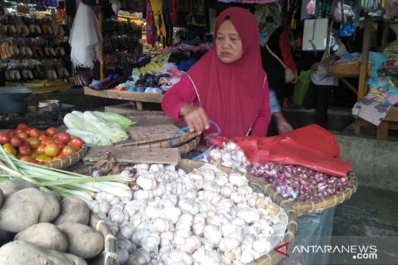 Jelang Ramadhan harga bawang putih melambung