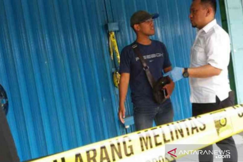 Polda Metro olah TKP penemuan bahan peledak di toko Bekasi