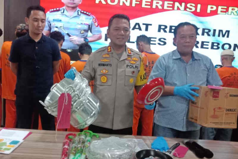 Polres Cirebon ringkus komplotan pencuri spesialis gudang