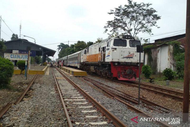 Penumpang kereta api Cianjur-Sukabumi meningkat sejak awal puasa