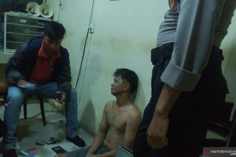 Terpantau CCTV mencuri kotak amal, pria asal Dharmasraya ini diringkus warga