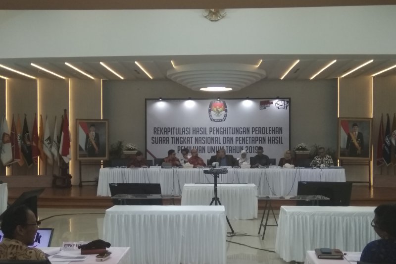 Delapan parpol penuhi ambang batas parlemen, PDIP suara terbanyak