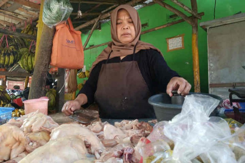 Pemkab pastikan harga kebutuhan pokok stabil di Indramayu