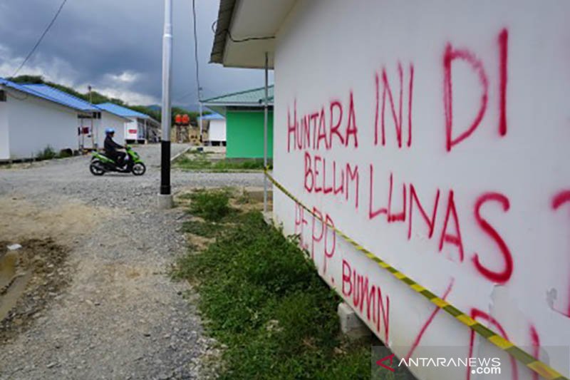 Huntara korban tsunami disegel