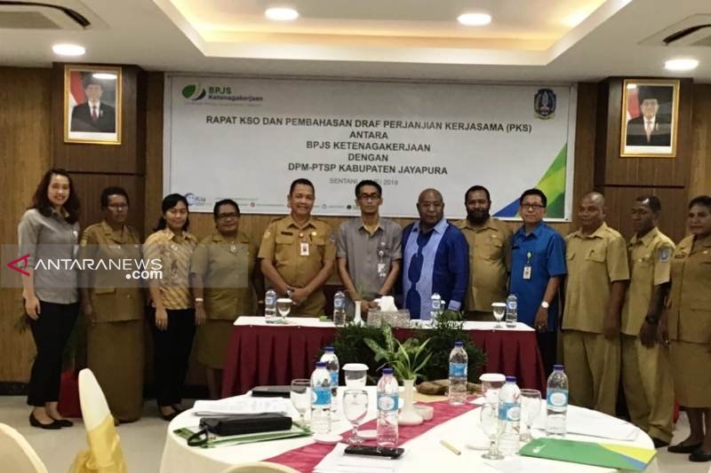 Pemkab Jayapura dukung pelaksanaan program BPJS Ketenagakerjaan