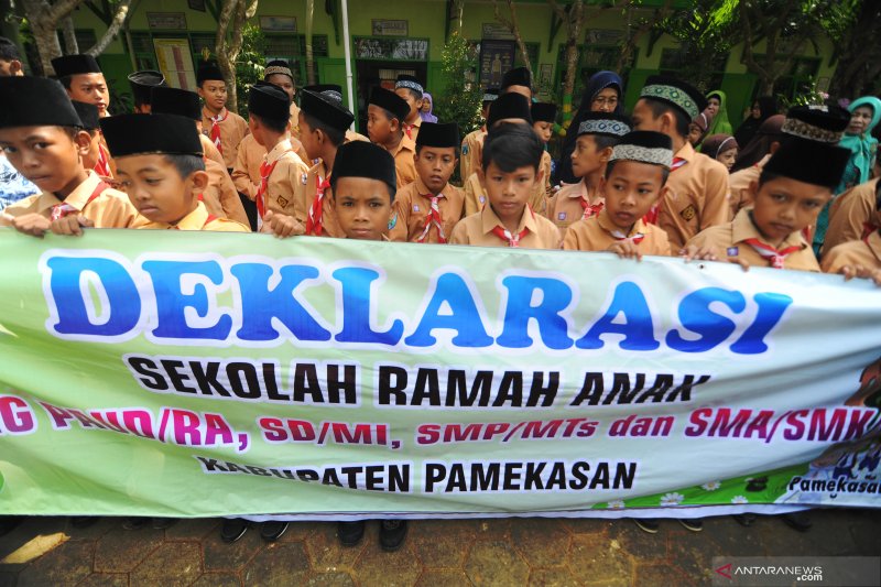 Banner Deklarasi Sekolah Ramah Anak gambar spanduk