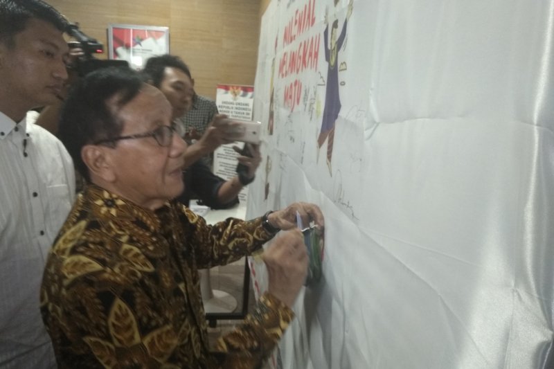 Delapan parpol penuhi ambang batas parlemen, PDIP suara terbanyak