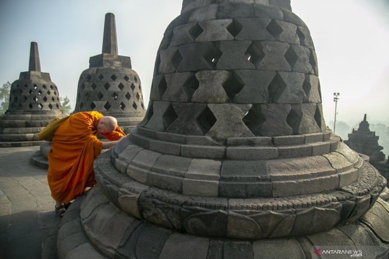 (FOTO) Rangkaian peringatan Waisak hingga pelepasan ribuan lampion di Candi Borobudur