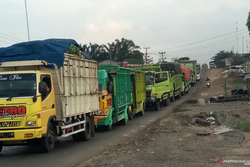 Jalintim ruas Lampung Tengah-Tulangbawang macet 