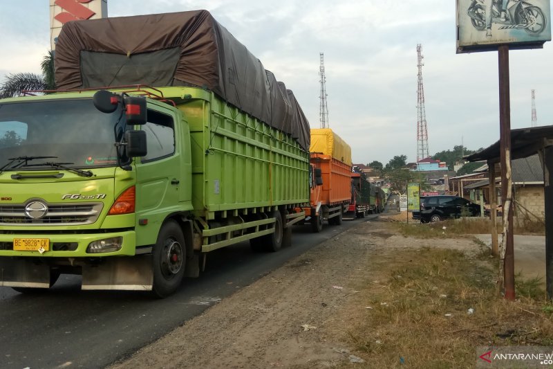 Jalintim ruas Lampung Tengah-Tulangbawang macet