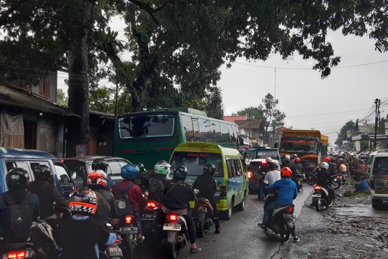 Antisipasi lokasi rawan kemacetan jalur Bogor-Sukabumi