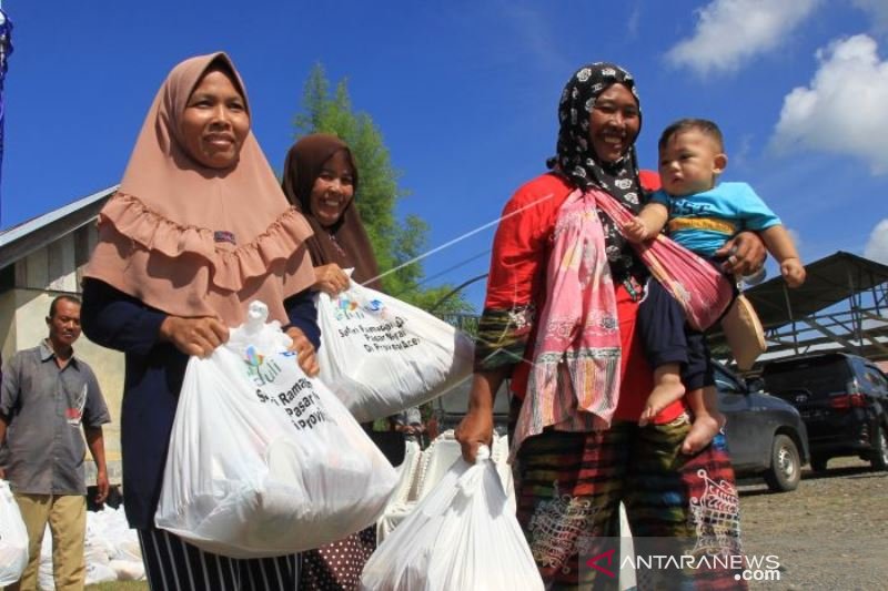 PLN BAGIKAN PAKET SEMBAKO GRATIS