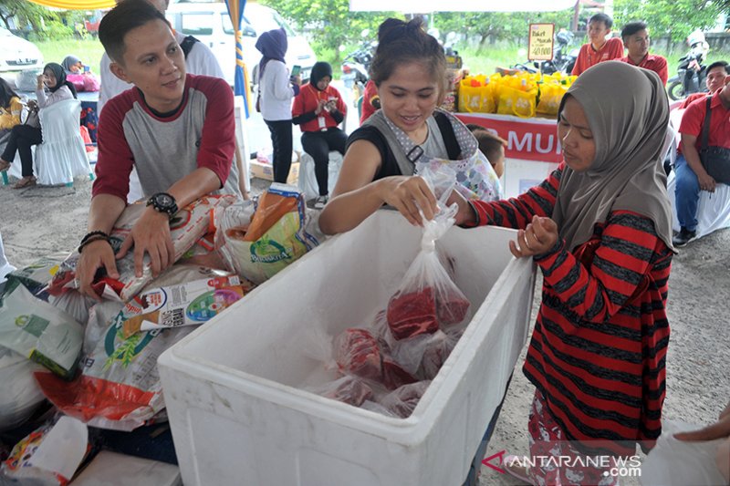 Bulog sediakan 300 Kg daging beku di Pasar Ramadhan