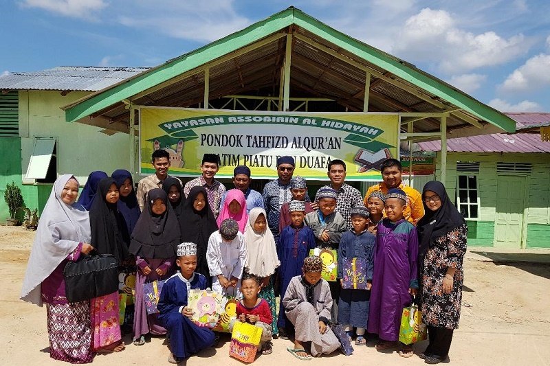 Berbagi Berkah Ramadan, Alumni UNRI RAPP Santuni Anak Yatim - ANTARA ...