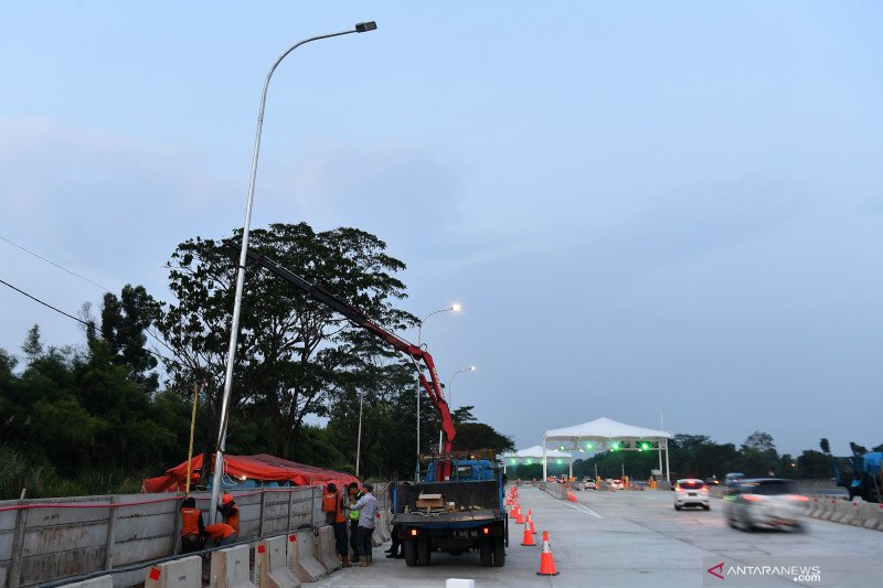 Pipikoro dan Kulawi dapat bantuan 2.607 unit lampu tenaga surya hemat energi