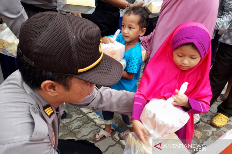 Polda Kepri Berbagi Asih