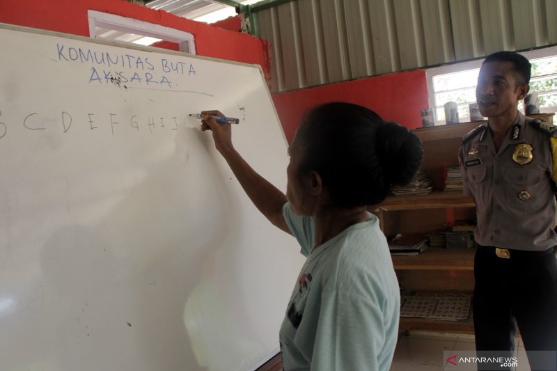 RUMAH MERAH PUTIH DI PERBATASAN INDONESIA-TIMOR LESTE