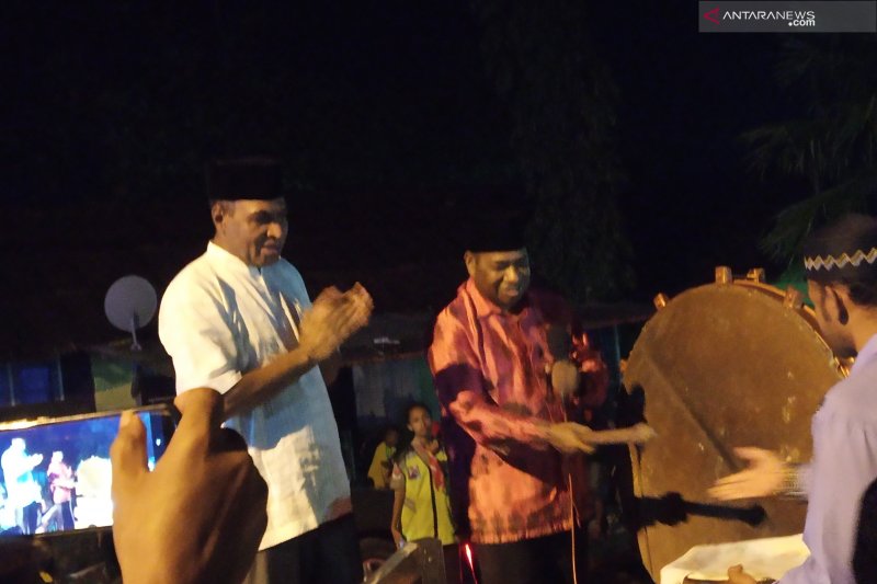 COVID-19 Task Force chief performs Eid prayers at BNPB Building