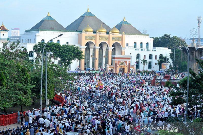 Ribuan warga Palembang shalat id padati pusat kota