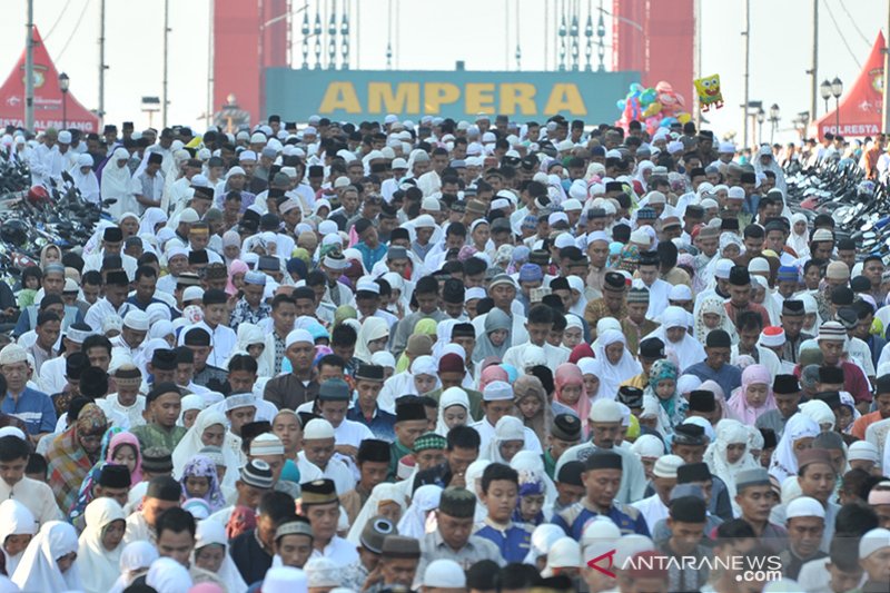 Ribuan warga Palembang shalat id padati pusat kota