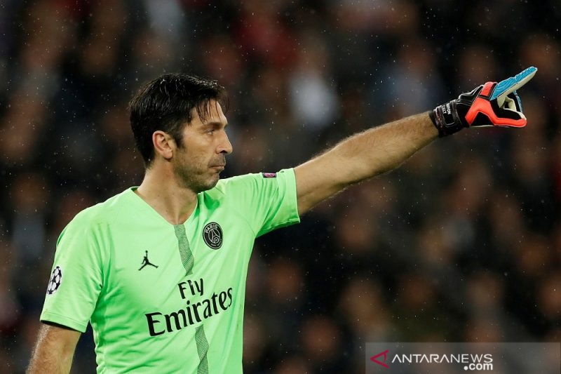 Kiper Gianluigi Buffon tinggalkan PSG