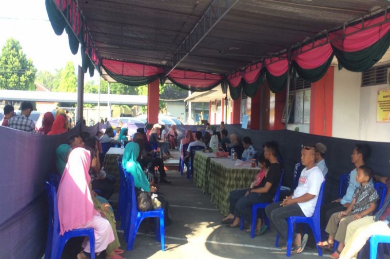 COVID-19 Task Force chief performs Eid prayers at BNPB Building